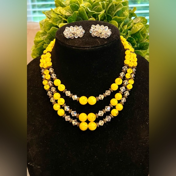VINTAGE YELLOW AND AB NECKLACE AND CLIP ON EAR CLIMBERS-CRAZY CRYSTAL SET! - Picture 4 of 7